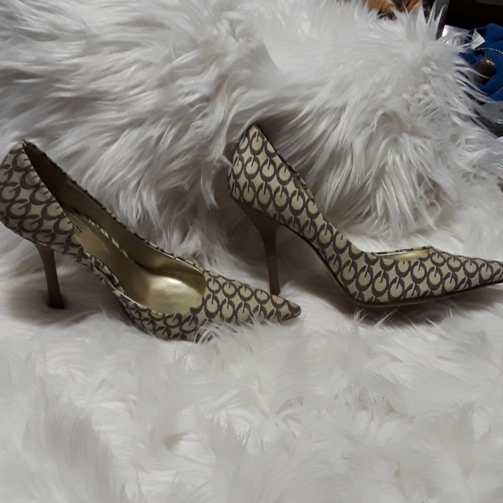 Shoes - Picture 2 of 4